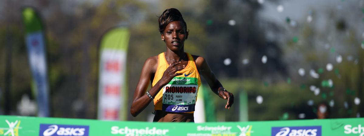 Purity Rionoripo, gagnante du Marathon de Paris 