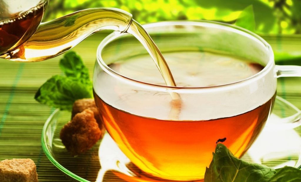 Deuxième boisson la plus consommé au monde, le thé vert possède des vertus antivirales et antibiotiques