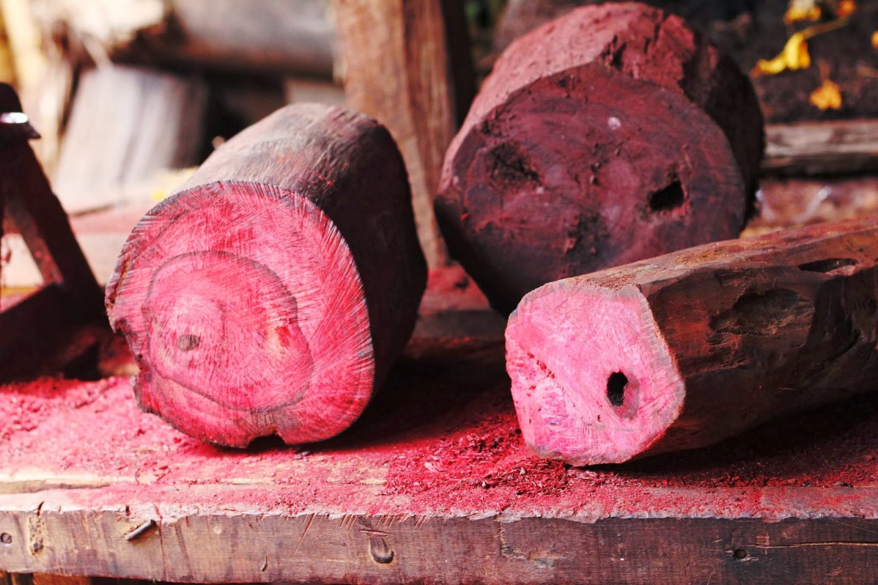 Huile essentielle de bois de rose : propriétés et bienfaits